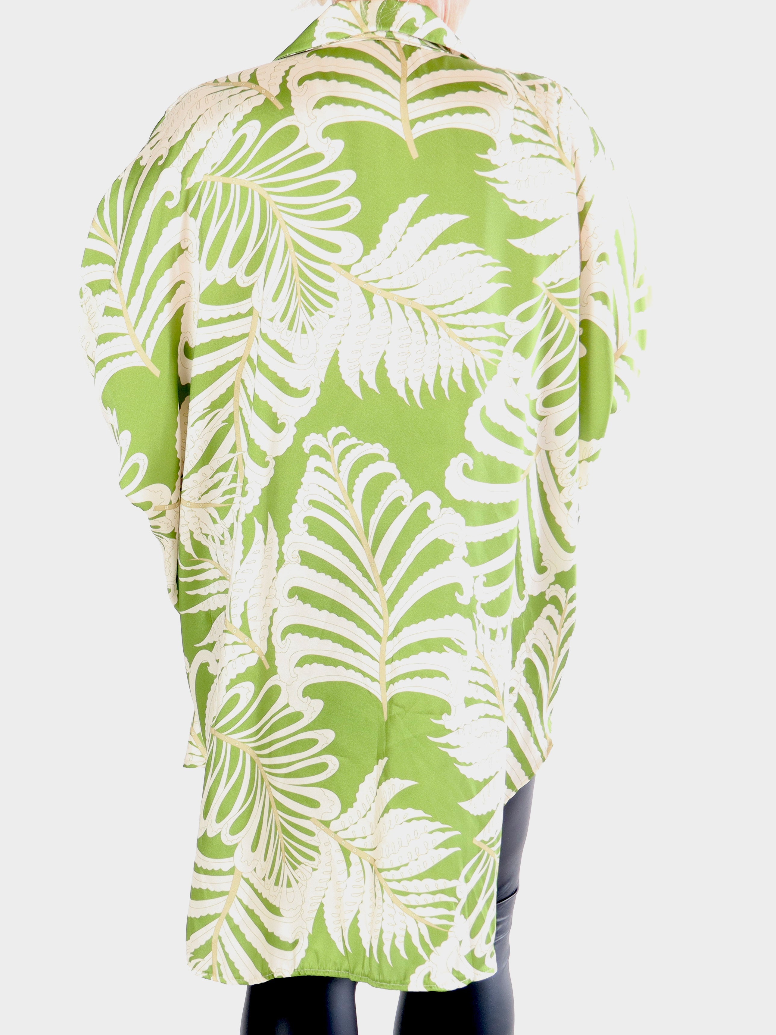 Wilma - Plus size skjortklänning i silkeslook med mönster - Camel